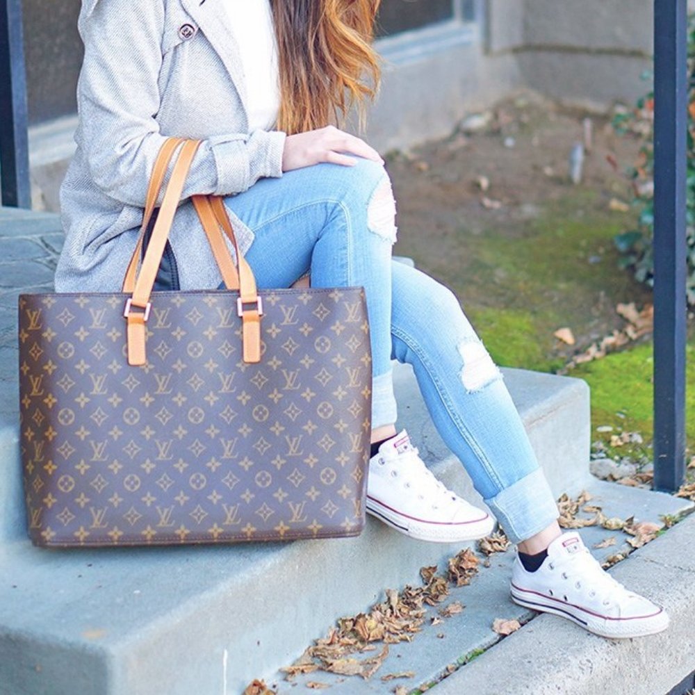 authentic LOUIS VUITTON Monogram Luco shoulder bag